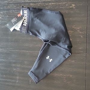 Under Armour capris youth small NWT